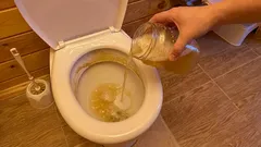 Ako vyčistiť záchodovú misu pomocou droždia za 5 minút: bezpečná metóda, ktorá nepoškodí smalt