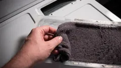 Skôr než to vyhodíte, zistite, ako využiť chuchvalce z sušičky v záhrade