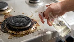 Váš sporák bude žiariť čistotou: poradíme vám, ako rýchlo odstrániť nečistoty a pripáleniny