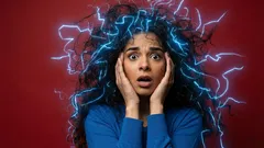 Prečo sa vlasy krepujú a elektrizujú: 6 najčastejších chýb a ako ich napraviť